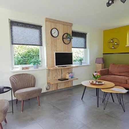 Pet-friendly Coastal Retreat In בית נופש